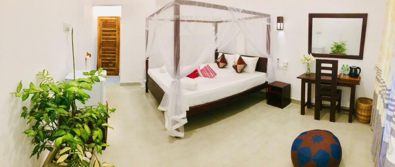 Tropicana Home Stay Arugam Bay Exteriör bild