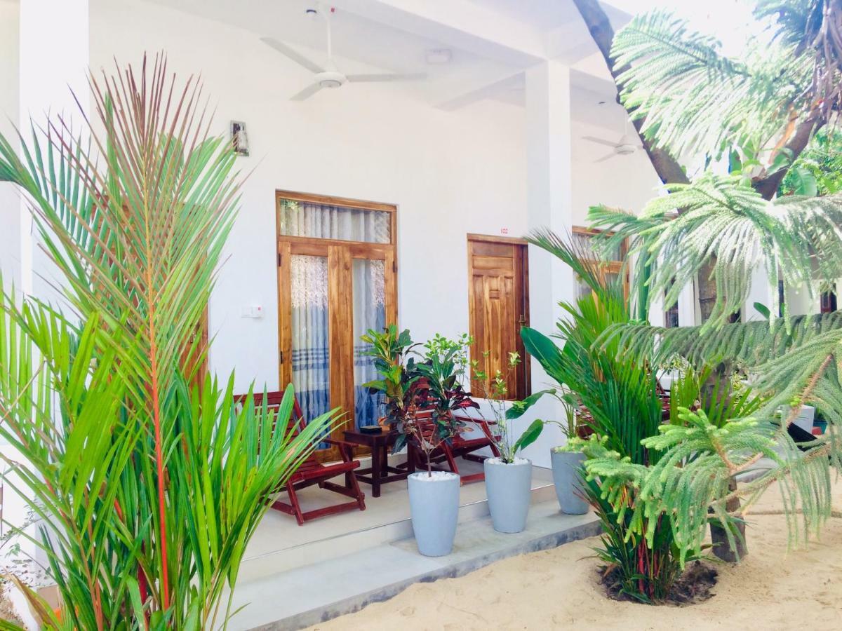 Tropicana Home Stay Arugam Bay Exteriör bild