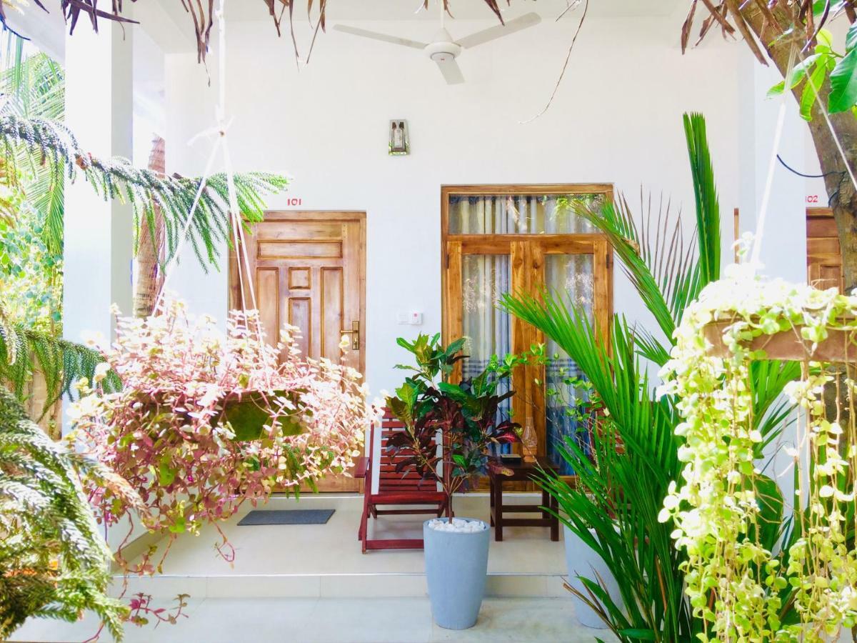 Tropicana Home Stay Arugam Bay Exteriör bild